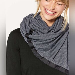 Lululemon herringbone vinyasa scarf